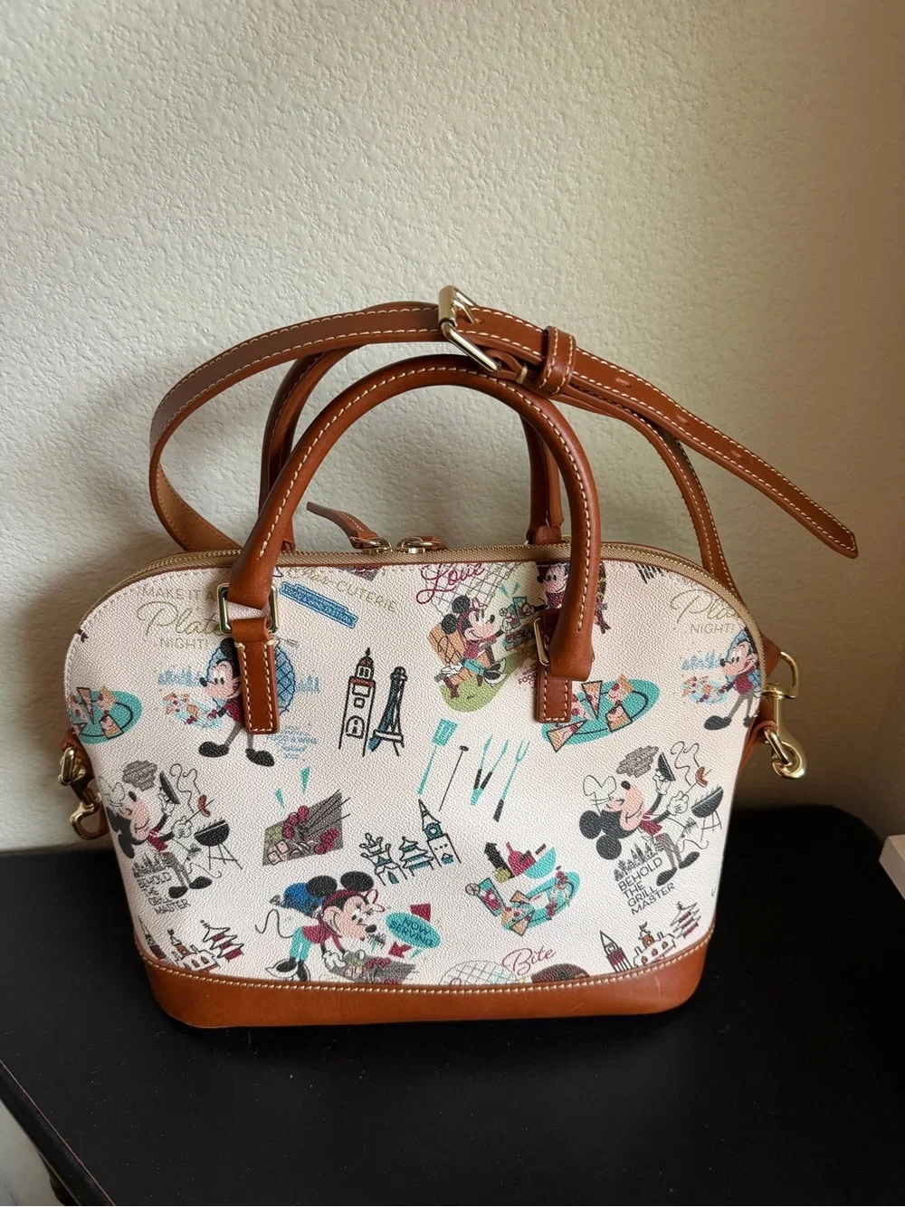 2022 Disney Dooney & Bourke Epcot Food & Wine Festival Satchel Bag Purse Strap